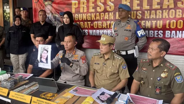 1,2 Juta Butir Obat Terlarang Ditemukan di Bandung, Ada Tramadol Hingga Gouble Y - GenPI.co
