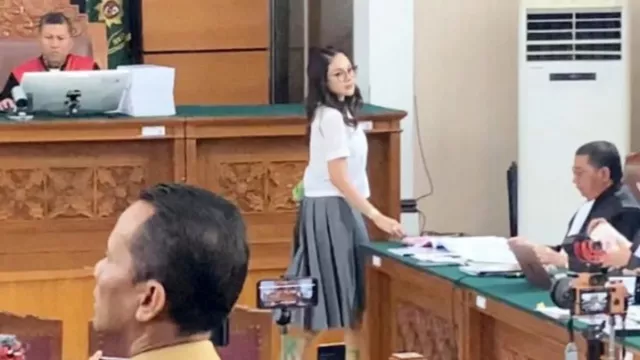 Nikita Mirzani Ngaku Punya Bukti Reza Gladys Atur Sidang - GenPI.co Nikita Mirzani Ngaku Punya Bukti Reza Gladys Atur Sidang - GenPI.co