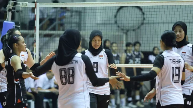 Pelatih Timnas Putri Voli Indonesia Optimistis Jelang SEA V League 2025 - GenPI.co Pelatih Timnas Putri Voli Indonesia Optimistis Jelang SEA V League 2025 - GenPI.co