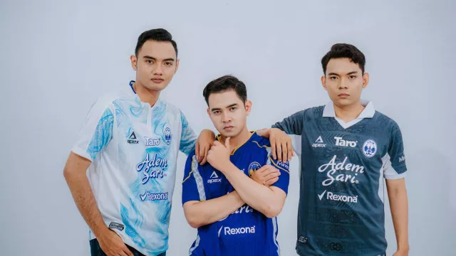 PSIM Yogyakarta Rilis Jersei Baru Bernuansa Kesultanan Mataram, Bermotif Batik Parang - GenPI.co PSIM Yogyakarta Rilis Jersei Baru Bernuansa Kesultanan Mataram, Bermotif Batik Parang - GenPI.co