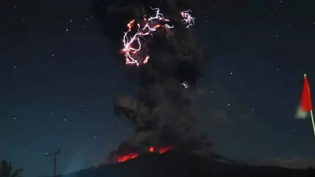 Gunung Lewotobi Laki-Laki Erupsi, Potensi Banjir Lahar Hujan Ancam 8 Desa - GenPI.co Gunung Lewotobi Laki-Laki Erupsi, Potensi Banjir Lahar Hujan Ancam 8 Desa - GenPI.co