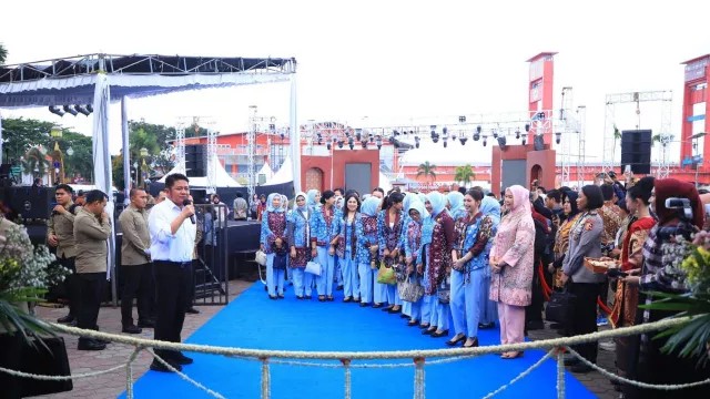 Gubernur Herman Deru Bangga, Sriwijaya Expo 2025 Jadi Etalase Kriya dan Kuliner Sumsel - GenPI.co Gubernur Herman Deru Bangga, Sriwijaya Expo 2025 Jadi Etalase Kriya dan Kuliner Sumsel - GenPI.co