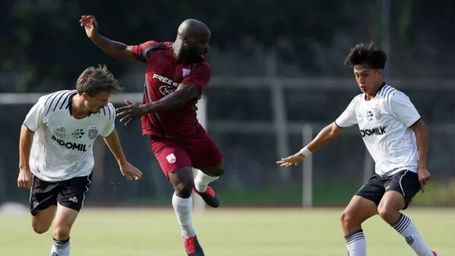 Pelatih Persis Solo Soroti Lini Tengah Seusai Dikalahkan Bali United, Skor 1-2 - GenPI.co Pelatih Persis Solo Soroti Lini Tengah Seusai Dikalahkan Bali United, Skor 1-2 - GenPI.co
