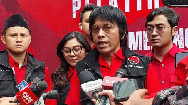 Aktivis Tangguh, Adian Napitupulu Dianggap Layak Jadi Wasekjen PDIP - GenPI.co Aktivis Tangguh, Adian Napitupulu Dianggap Layak Jadi Wasekjen PDIP - GenPI.co
