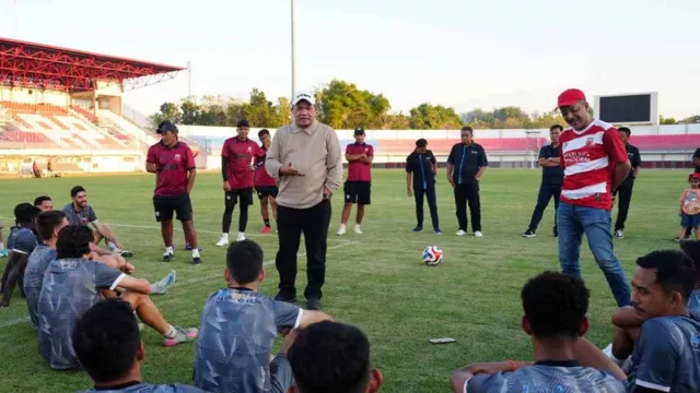 Achsanul Qosasi Minta Madura United Bermain Serius Jelang Lawan Persis Solo - GenPI.co