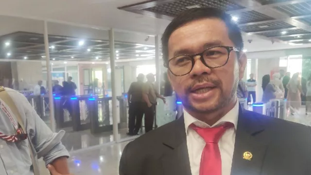 Politikus PDIP Minta Pemerintah Fokus Ekonomi Daripada Urusi Bendera One Piece - GenPI.co Politikus PDIP Minta Pemerintah Fokus Ekonomi Daripada Urusi Bendera One Piece - GenPI.co