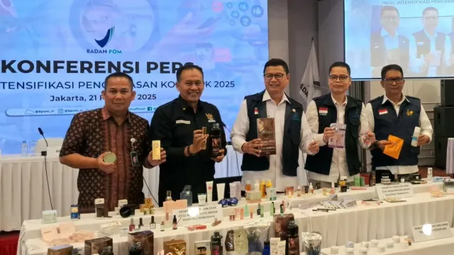 Tak Sesuai Komposisi dan Bahayakan Kesehatan, 21 Izin Edar Kosmetik Dicabut - GenPI.co Tak Sesuai Komposisi dan Bahayakan Kesehatan, 21 Izin Edar Kosmetik Dicabut - GenPI.co