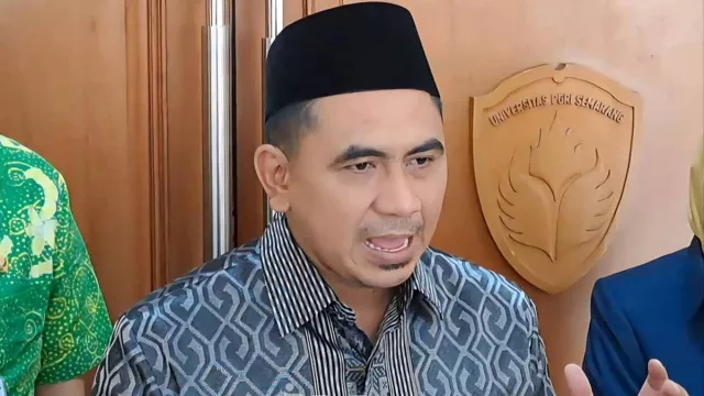 Gus Yasin Respons Rencana Demo Besar di Pati, Aspirasi Rakyat Harus Didengar - GenPI.co Gus Yasin Respons Rencana Demo Besar di Pati, Aspirasi Rakyat Harus Didengar - GenPI.co
