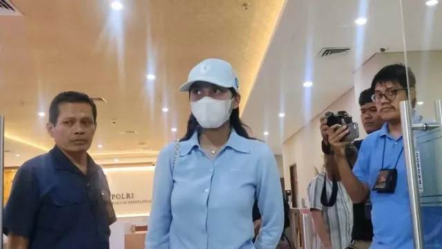 Azizah Salsha Laporkan Akun Penyebar Fitnah demi Efek Jera, Termasuk YouTuber Bigmo - GenPI.co Azizah Salsha Laporkan Akun Penyebar Fitnah demi Efek Jera, Termasuk YouTuber Bigmo - GenPI.co