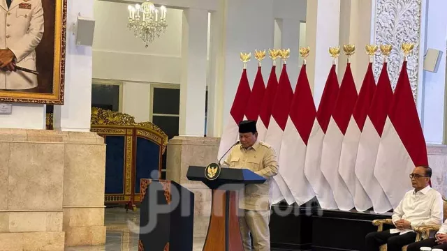 Kepala Bappisus Janji Perbaiki Birokrasi Berbelit-belit Seusai Diberi Arahan Prabowo - GenPI.co Kepala Bappisus Janji Perbaiki Birokrasi Berbelit-belit Seusai Diberi Arahan Prabowo - GenPI.co