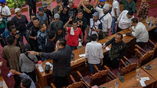 Bupati Pati Sudewo Disebut Bisa Dilengserkan Jika Terbukti Langgar Aturan - GenPI.co