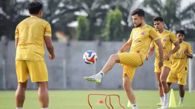 Madura United Siapkan Taktik Baru untuk Lawan Persik Kediri - GenPI.co