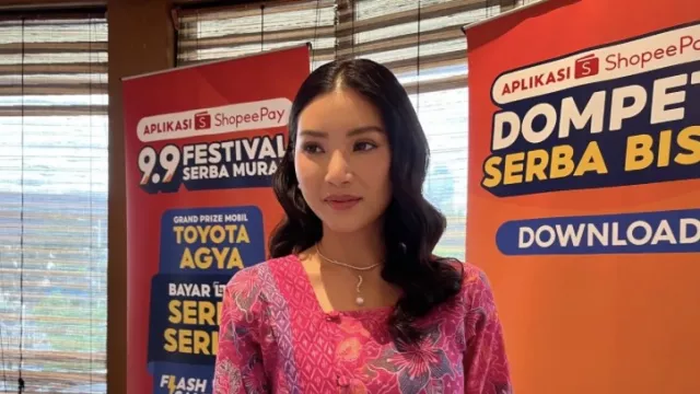 Takut Beri Uang Cash ke Anak, Sarwendah Manfaatkan Dompet Digital - GenPI.co