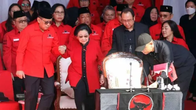 Hasto Ungkap Arahan Megawati, PDIP Dipastikan Kawal Penulisan Sejarah - GenPI.co