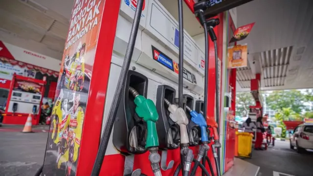 HUT RI ke-80, Pertamina Beri Diskon BBM hingga Rp450 per Liter untuk Pertamax - GenPI.co HUT RI ke-80, Pertamina Beri Diskon BBM hingga Rp450 per Liter untuk Pertamax - GenPI.co