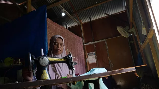  PLN Bantu 2.821 Keluarga Prasejahtera Nikmati Listrik Gratis - GenPI.co
