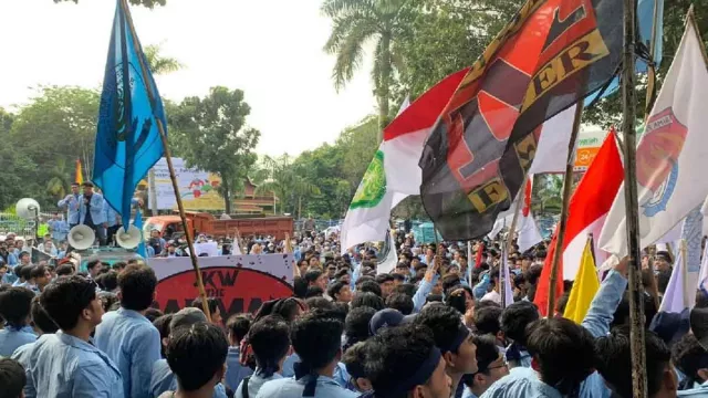 Mahasiswa Serukan Pembubaran DPR RI, Dianggap Sudah Tak Wakili Rakyat - GenPI.co