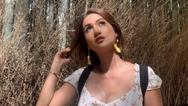 Bolak-Balik Jakarta-Bali, Tengku Dewi Putri Akui Biaya Besar - GenPI.co