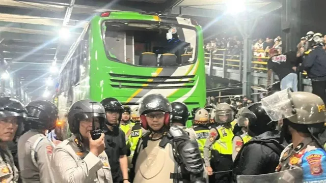  Tak Ada Korban Jiwa Seusai Kericuhan Fans PSIM dan Persib - GenPI.co
