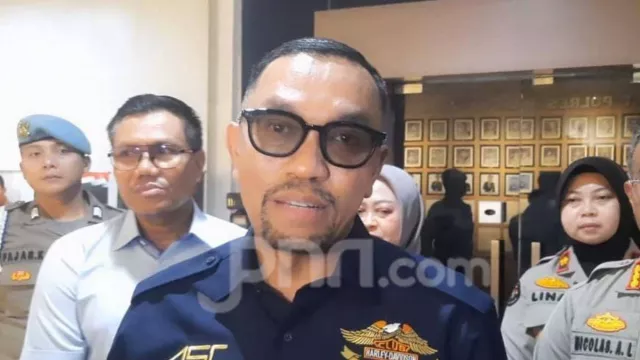 NasDem Singgung soal Penyimpangan, Terkait Alasan Sahroni dan Nafa Urbach Dicopot - GenPI.co NasDem Singgung soal Penyimpangan, Terkait Alasan Sahroni dan Nafa Urbach Dicopot - GenPI.co