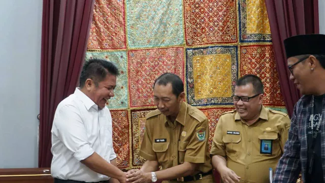 Masuk Kalender Nasional, Herman Deru Harapkan Karang Asem Festival Siap Jadi Magnet Wisata Sumsel - GenPI.co Masuk Kalender Nasional, Herman Deru Harapkan Karang Asem Festival Siap Jadi Magnet Wisata Sumsel - GenPI.co