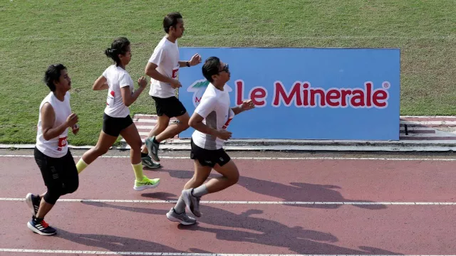 Persiapan Virgin Marathon di JRF 2025, Le Minerale Running Squad Latih Ratusan Pelari - GenPI.co