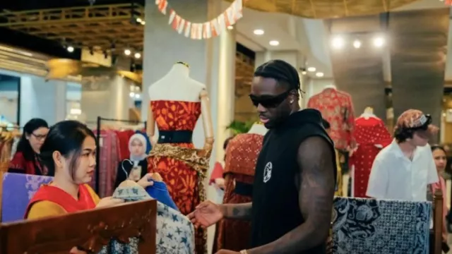 Rapper Melly Mike Menikmati Jakarta, Pariwisata Terangkat - GenPI.co Rapper Melly Mike Menikmati Jakarta, Pariwisata Terangkat - GenPI.co