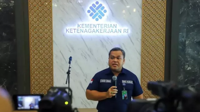Ruang Kabiro Humas Kemnaker Jadi Sasaran Geledah, Dokumen & Alat Elektronik Disita - GenPI.co