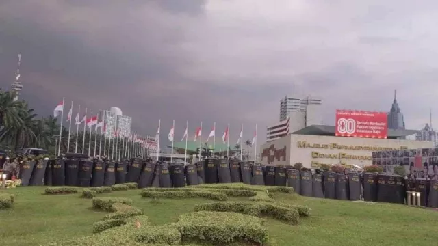 DPR RI Minta Maaf Jika Belum Maksimal Jadi Wakil Rakyat - GenPI.co DPR RI Minta Maaf Jika Belum Maksimal Jadi Wakil Rakyat - GenPI.co