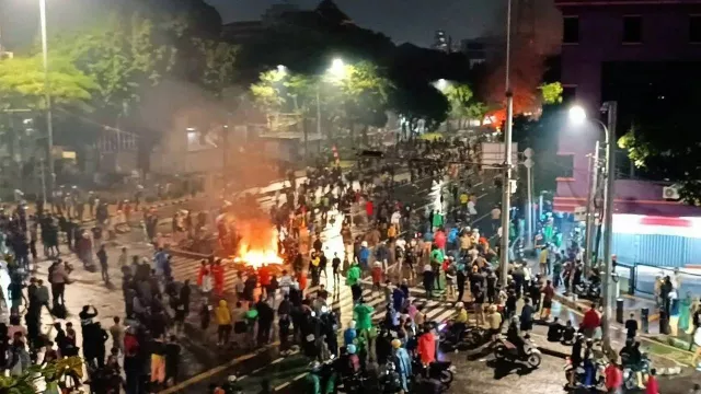 Ramdani Lestaluhu Kecam Insiden Brimob Lindas Pengemudi Ojol - GenPI.co Ramdani Lestaluhu Kecam Insiden Brimob Lindas Pengemudi Ojol - GenPI.co