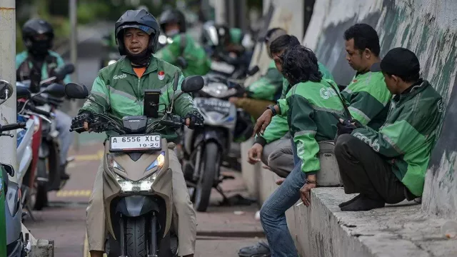 Grab Indonesia Bantu Keluarga Driver Ojol Tewas dan Terluka dalam Demo Ricuh - GenPI.co Grab Indonesia Bantu Keluarga Driver Ojol Tewas dan Terluka dalam Demo Ricuh - GenPI.co