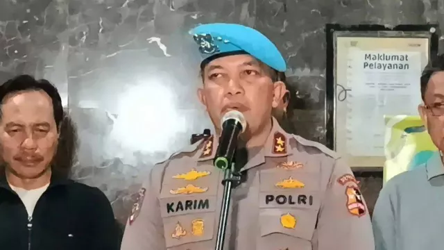 Propam Polri Amankan 7 Brimob Terkait Insiden Rantis Tabrak Pengemudi Ojol - GenPI.co Propam Polri Amankan 7 Brimob Terkait Insiden Rantis Tabrak Pengemudi Ojol - GenPI.co