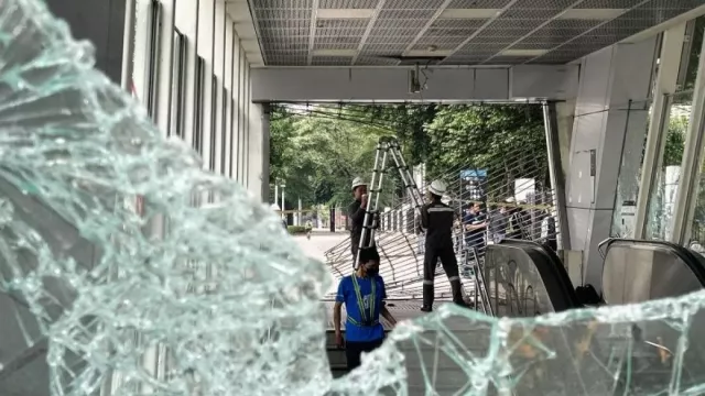 Stasiun MRT Istora Mandiri Rusak, CCTV dan Vending Machine Dijarah Massa - GenPI.co