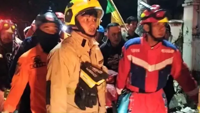 Kantor DPRD Makassar Dibakar Massa, 3 Orang Tewas 5 Luka-Luka - GenPI.co
