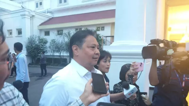 Airlangga Hartarto Bantah Isu Sri Mulyani Mundur dari Kabinet Prabowo - GenPI.co Airlangga Hartarto Bantah Isu Sri Mulyani Mundur dari Kabinet Prabowo - GenPI.co
