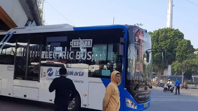 Layanan Transjabodetabek Kembali Normal, Tarif Masih Gratis - GenPI.co