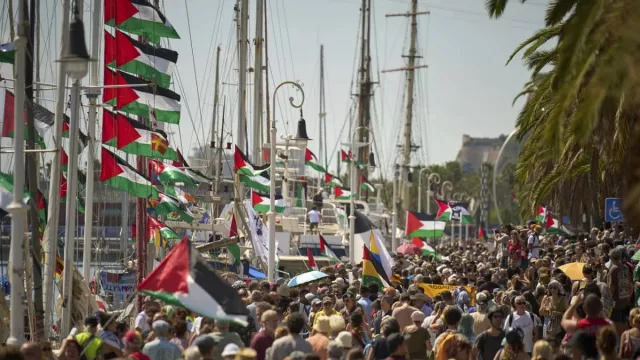 20 Kapal Kemanusiaan Menuju Gaza, Misi Internasional Lawan Blokade Israel - GenPI.co 20 Kapal Kemanusiaan Menuju Gaza, Misi Internasional Lawan Blokade Israel - GenPI.co