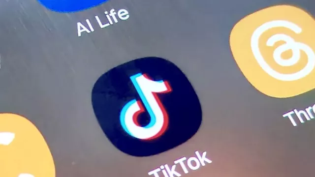 Fitur Live TikTok Kembali Aktif di Indonesia, UMKM & Kreator Bisa Siaran Lagi - GenPI.co