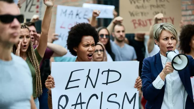 Rekor Kejahatan Rasial di Irlandia Utara, Amnesty International Sebut Krisis - GenPI.co Rekor Kejahatan Rasial di Irlandia Utara, Amnesty International Sebut Krisis - GenPI.co