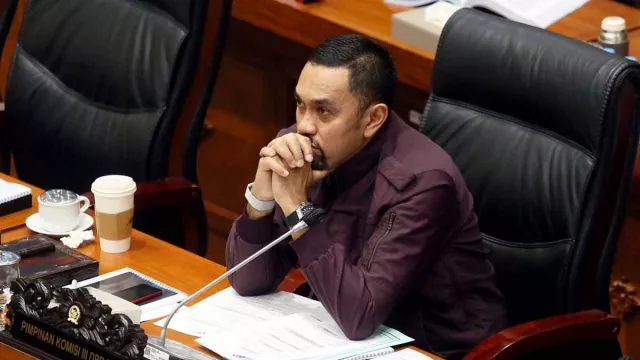 NasDem Minta Setop Sementara Gaji Ahmad Sahroni dan Nafa Urbach - GenPI.co