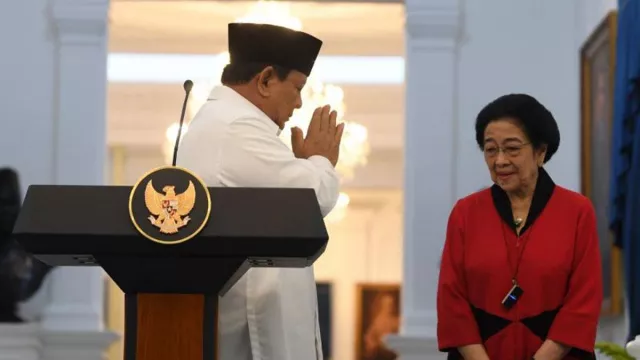 Prabowo Disebut Lebih Butuh Megawati Daripada Gibran saat Masa Krisis - GenPI.co Prabowo Disebut Lebih Butuh Megawati Daripada Gibran saat Masa Krisis - GenPI.co
