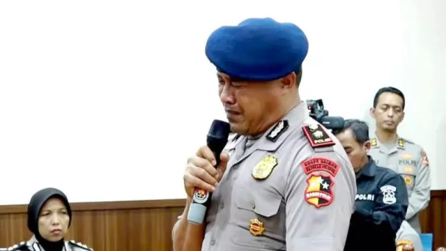 Kasus Affan Kurniawan, Kompol Kosmas Dipecat dari Kepolisian - GenPI.co Kasus Affan Kurniawan, Kompol Kosmas Dipecat dari Kepolisian - GenPI.co