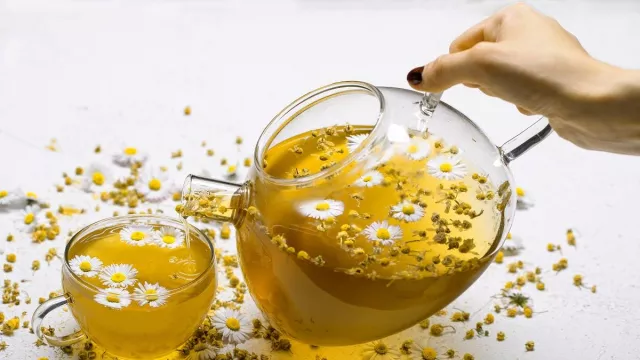 4 Manfaat Minum Teh Chamomile Setiap Hari, Tubuh dan Pikiran Lebih Seimbang - GenPI.co