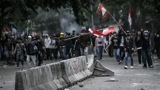 700 Lebih Terlibat - GenPI.co 700 Lebih Terlibat - GenPI.co