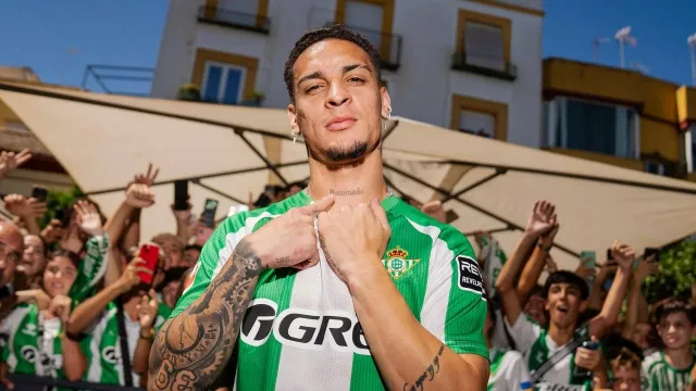Antony Blak-blakan Tolak Bayern Munchen, Cuma Ingin Gabung Real Betis - GenPI.co