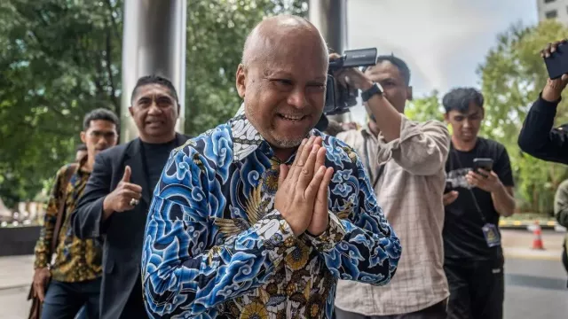 Dijual Rp2,6 M, Mobil BJ Habibie Baru Dicicil Ridwan Kamil Rp1,3 Miliar - GenPI.co