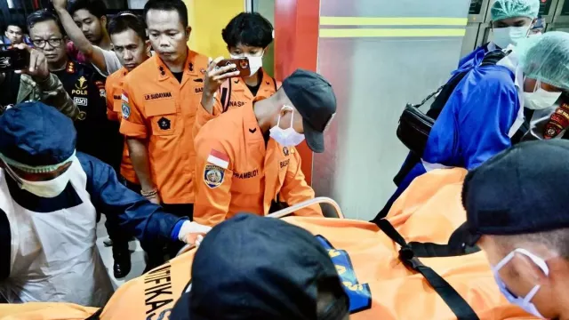Black Box Helikopter Jatuh di Kalsel Terbaca 99 Persen, Diserahkan ke KNKT - GenPI.co Black Box Helikopter Jatuh di Kalsel Terbaca 99 Persen, Diserahkan ke KNKT - GenPI.co
