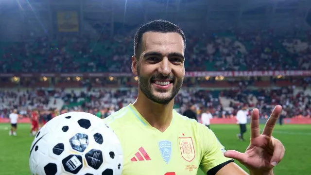 Cetak Hattrick Saat Bantai Turki, Mikel Merino Ukir Sejarah Timnas Spanyol - GenPI.co Cetak Hattrick Saat Bantai Turki, Mikel Merino Ukir Sejarah Timnas Spanyol - GenPI.co