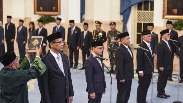Reshuffle Kabinet, Dinilai Jadi Langkah Prabowo Subianto Kurangi Pengaruh Jokowi - GenPI.co Reshuffle Kabinet, Dinilai Jadi Langkah Prabowo Subianto Kurangi Pengaruh Jokowi - GenPI.co