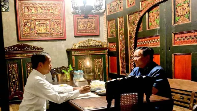 Prabowo Subianto dan Jokowi Diyakini Tetap Harmonis Seusai Budi Arie Didepak - GenPI.co